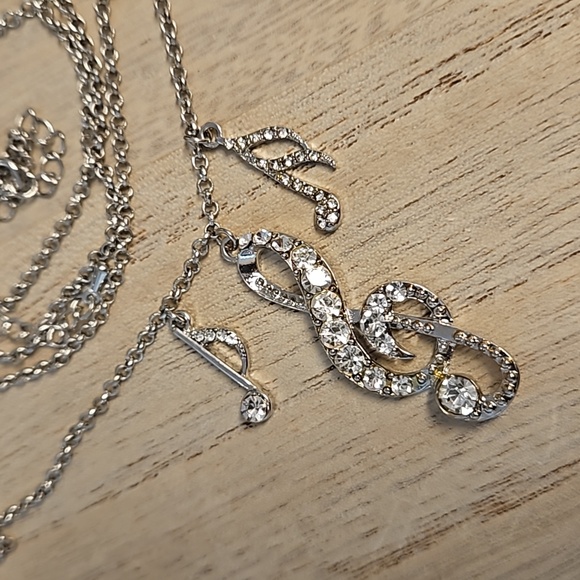 Musical notes silvertone with clear rhinestones   concert plays opera festivals - Picture 1 of 7